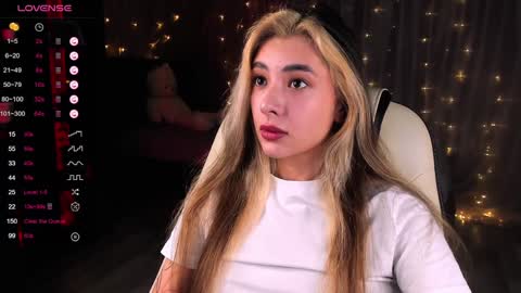 Snapshot of darlabelle chatting on January 2025 04:48:02 AM Belle online show from January 2025 04:48:02 AM