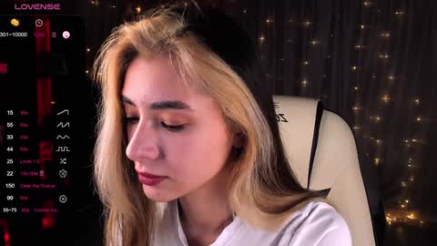 Snapshot of darlabelle chatting on January 2025 07:51:02 AM Belle online show from January 2025 07:51:02 AM