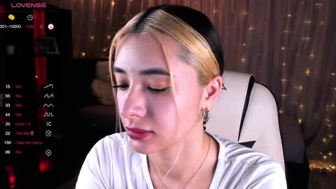 Snapshot of darlabelle chatting on February 2025 05:09:02 AM Belle online show from February 2025 05:09:02 AM