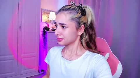 Snapshot of darlabelle chatting on February 2025 05:34:01 AM Belle online show from February 2025 05:34:01 AM