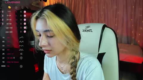 Snapshot of darlabelle chatting on February 2025 05:34:02 AM Belle online show from February 2025 05:34:02 AM