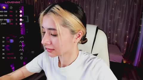 Snapshot of darlabelle chatting on February 2025 10:15:02 AM Belle online show from February 2025 10:15:02 AM