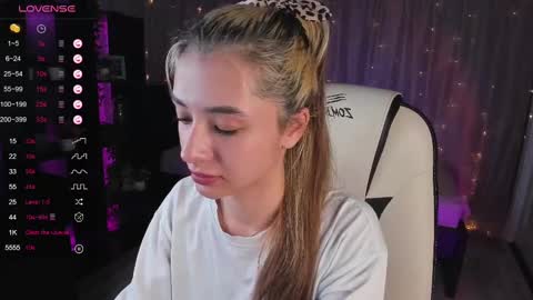 Snapshot of darlabelle chatting on March 2025 04:28:01 AM Belle online show from March 2025 04:28:01 AM