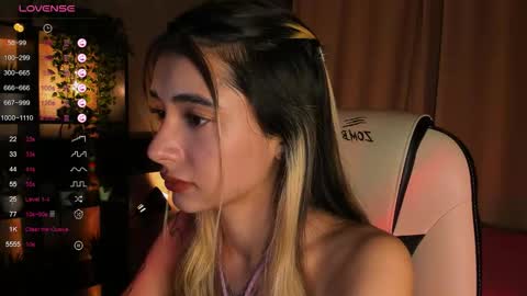 Snapshot of darlabelle chatting on September 2025 04:01:01 AM Belle online show from September 2025 04:01:01 AM