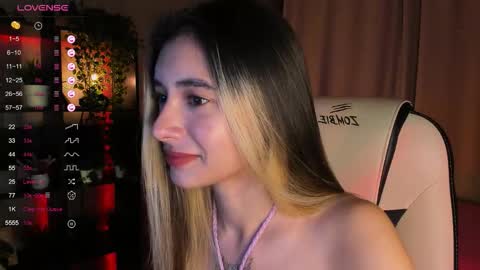 Snapshot of darlabelle chatting on September 2025 04:12:01 AM Belle online show from September 2025 04:12:01 AM