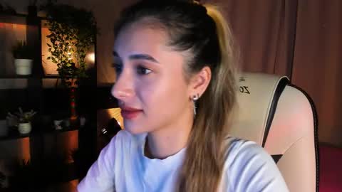 Snapshot of darlabelle chatting on September 2025 04:03:01 AM Belle online show from September 2025 04:03:01 AM