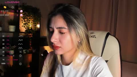 Snapshot of darlabelle chatting on October 2025 04:09:02 AM Belle online show from October 2025 04:09:02 AM