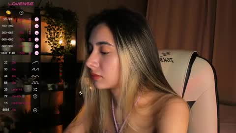 Snapshot of darlabelle chatting on October 2025 03:49:02 AM Belle online show from October 2025 03:49:02 AM