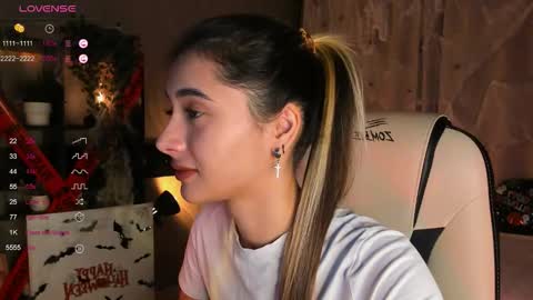 Snapshot of darlabelle chatting on October 2025 03:50:02 AM Belle online show from October 2025 03:50:02 AM