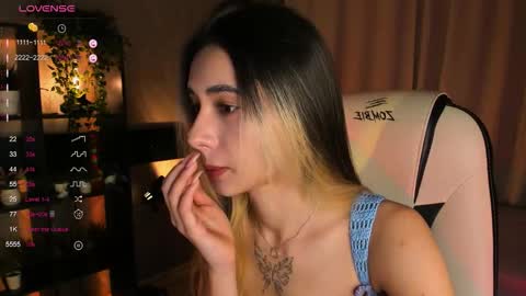 Snapshot of darlabelle chatting on November 2025 03:39:02 AM Belle online show from November 2025 03:39:02 AM