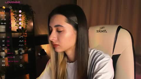 Snapshot of darlabelle chatting on November 2025 03:38:02 AM Belle online show from November 2025 03:38:02 AM