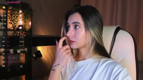 Snapshot of darlabelle chatting on November 2025 03:39:01 AM Belle online show from November 2025 03:39:01 AM