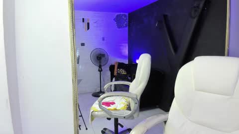 Darling online show from March 2025 06:54:01 PM