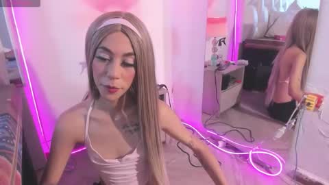 darlyn_tenderhot__ online show from April 2026 10:14:02 PM