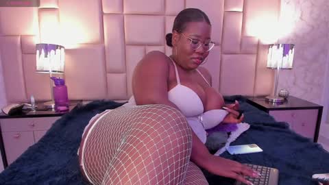  Darnell Queen online show from December 2024 09:39:02 AM