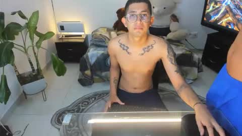 Snapshot of darwinandbrayan chatting on March 2026 04:14:02 AM darwinandbrayan online show from March 2026 04:14:02 AM