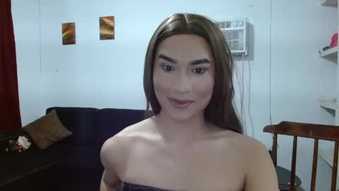 Snapshot of dashly_queen1 chatting on May 2026 08:25:01 PM dashly_queen1 online show from May 2026 08:25:01 PM