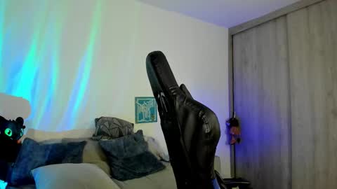 DAVE MAX online show from November 2025 10:03:02 AM