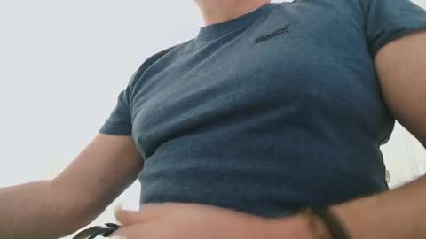 davesu12345 online show from April 2026 11:13:02 AM