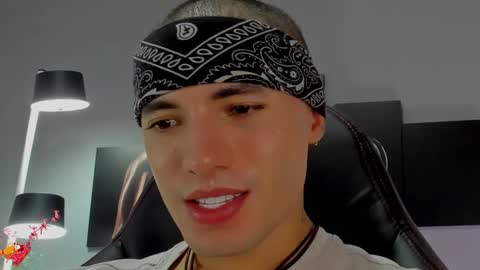 Snapshot of david_jons7 chatting on December 2024 02:24:01 AM David Jons online show from December 2024 02:24:01 AM