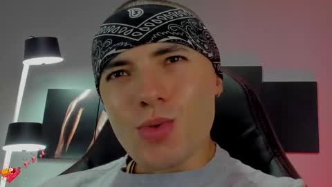 Snapshot of david_jons7 chatting on December 2024 06:37:02 PM David Jons online show from December 2024 06:37:02 PM