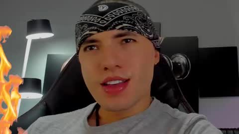 Snapshot of david_jons7 chatting on January 2025 11:52:02 PM David Jons online show from January 2025 11:52:02 PM