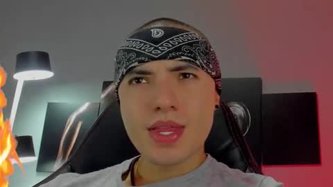 Snapshot of david_jons7 chatting on February 2025 01:02:01 AM David Jons online show from February 2025 01:02:01 AM