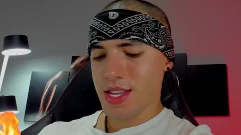 Snapshot of david_jons7 chatting on February 2025 03:45:01 AM David Jons online show from February 2025 03:45:01 AM