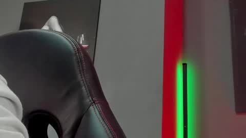 Snapshot of david_jons7 chatting on November 2025 11:03:01 PM David Jons online show from November 2025 11:03:01 PM