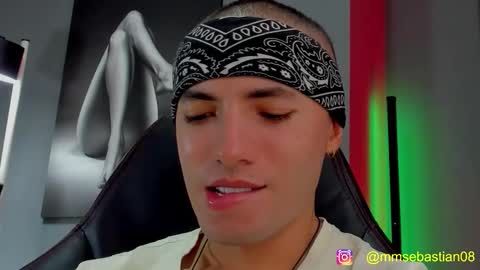 Snapshot of david_jons7 chatting on November 2025 08:30:01 PM David Jons online show from November 2025 08:30:01 PM