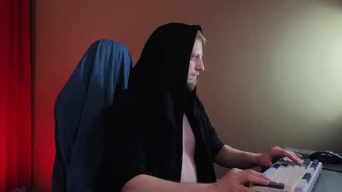 Snapshot of david_stain chatting on January 2026 08:01:02 PM Vincente online show from January 2026 08:01:02 PM