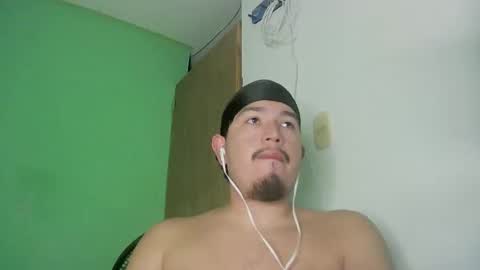 Snapshot of davidlasecuela chatting on February 2026 05:00:02 AM DavidSkinny online show from February 2026 05:00:02 AM