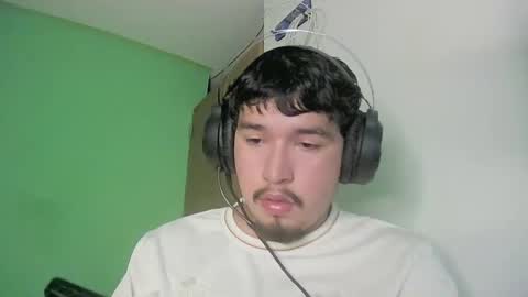 Snapshot of davidlasecuela chatting on February 2026 03:29:02 AM DavidSkinny online show from February 2026 03:29:02 AM