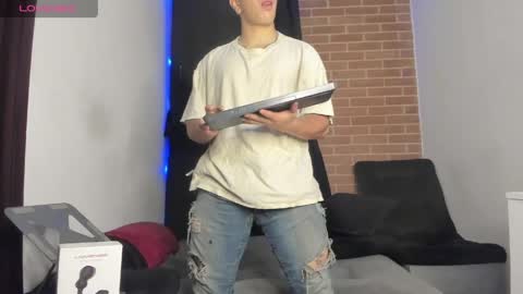 davidx_x21 online show from March 2026 08:15:01 AM