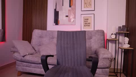 Davies brown    schedule 12pm to 5pm col time online show from October 2025 09:13:02 PM