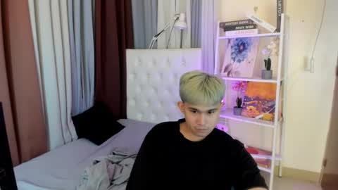 Snapshot of davincihugecock chatting on April 2026 05:45:02 PM daniel online show from April 2026 05:45:02 PM