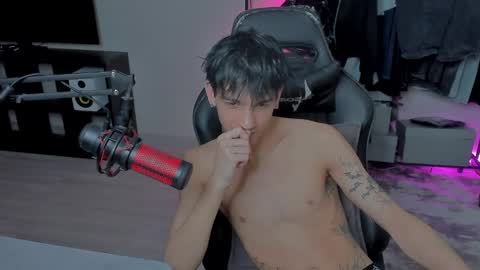 davis online show from February 2025 11:44:02 PM