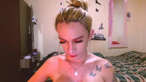 Snapshot of dayanna_01_ chatting on July 2026 08:44:02 PM dayanna_01_ online show from July 2026 08:44:02 PM