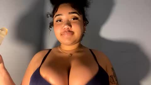 Snapshot of dayqueen1 chatting on June 2026 11:35:01 AM dayqueen1 online show from June 2026 11:35:01 AM