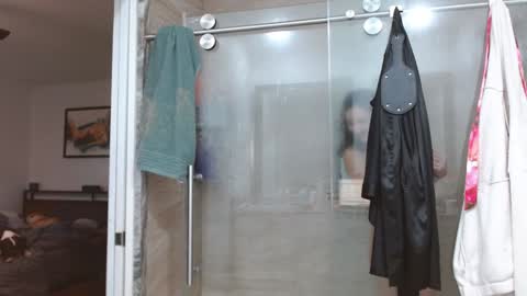 Dazey online show from December 2024 02:49:01 PM