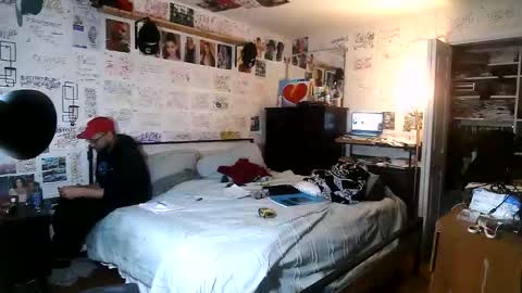 dbeamon92 online show from February 2026 01:52:01 PM