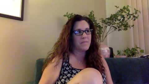 Snapshot of ddmolly chatting on December 2024 05:53:01 AM DDMolly online show from December 2024 05:53:01 AM