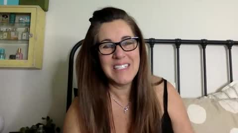 Snapshot of ddmolly chatting on January 2025 08:02:01 PM DDMolly online show from January 2025 08:02:01 PM