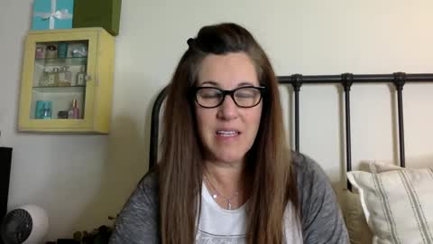 Snapshot of ddmolly chatting on January 2025 04:04:01 AM DDMolly online show from January 2025 04:04:01 AM