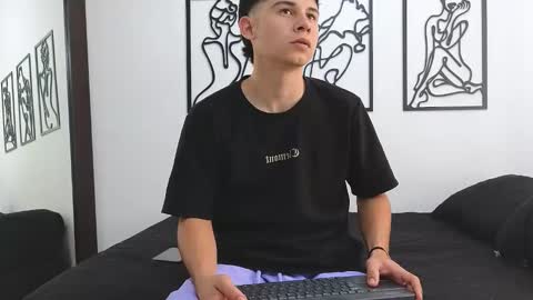 Andres online show from February 2025 06:34:02 PM