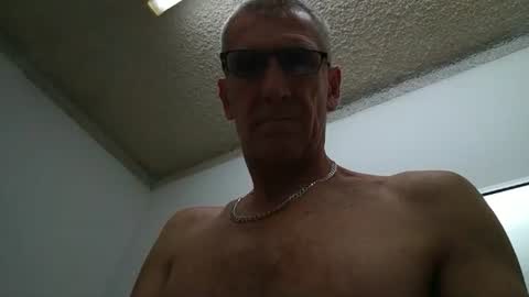 Snapshot of deanofflove2210 chatting on June 2026 06:02:01 PM deanofflove2210 online show from June 2026 06:02:01 PM