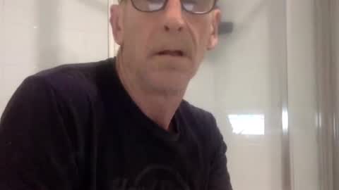 Snapshot of deanofflove221000 chatting on October 2025 01:39:02 AM deanofflove221000 online show from October 2025 01:39:02 AM