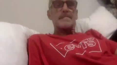 Snapshot of deanofflove221000 chatting on November 2025 07:14:02 PM deanofflove221000 online show from November 2025 07:14:02 PM