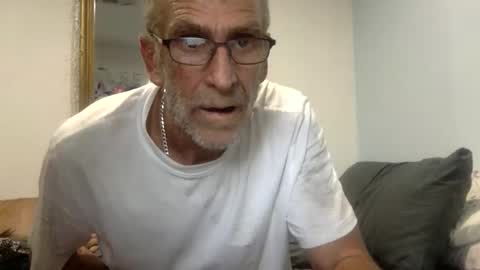 Snapshot of deanofflove221000 chatting on February 2026 08:07:01 AM deanofflove221000 online show from February 2026 08:07:01 AM