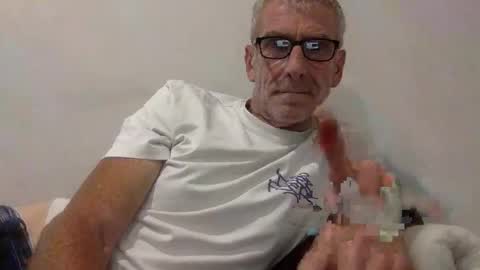 Snapshot of deanofflove221000 chatting on February 2026 04:46:02 AM deanofflove221000 online show from February 2026 04:46:02 AM